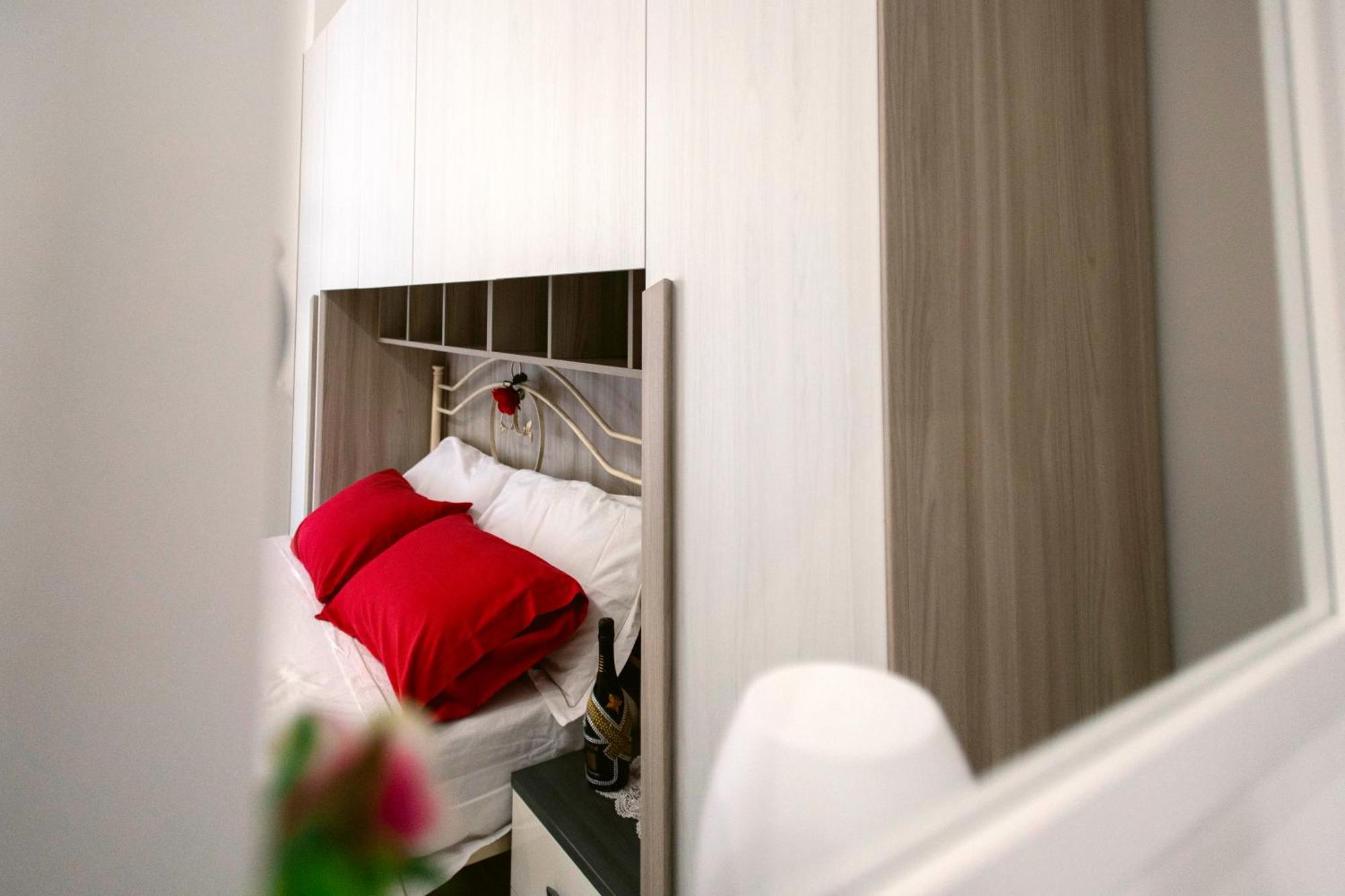 Flower'S House 24 - Central Apartment - มอลเฟตตา ภายนอก รูปภาพ